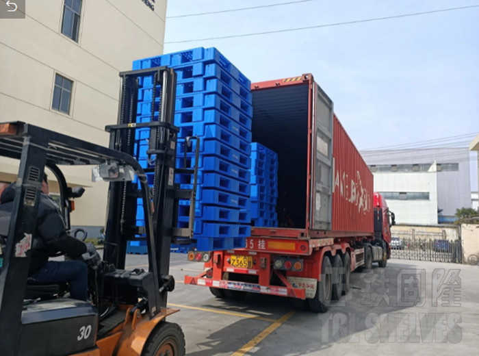 Heavy Duty Plastic Euro Pallets 17.5kgs Weight 6T Static load