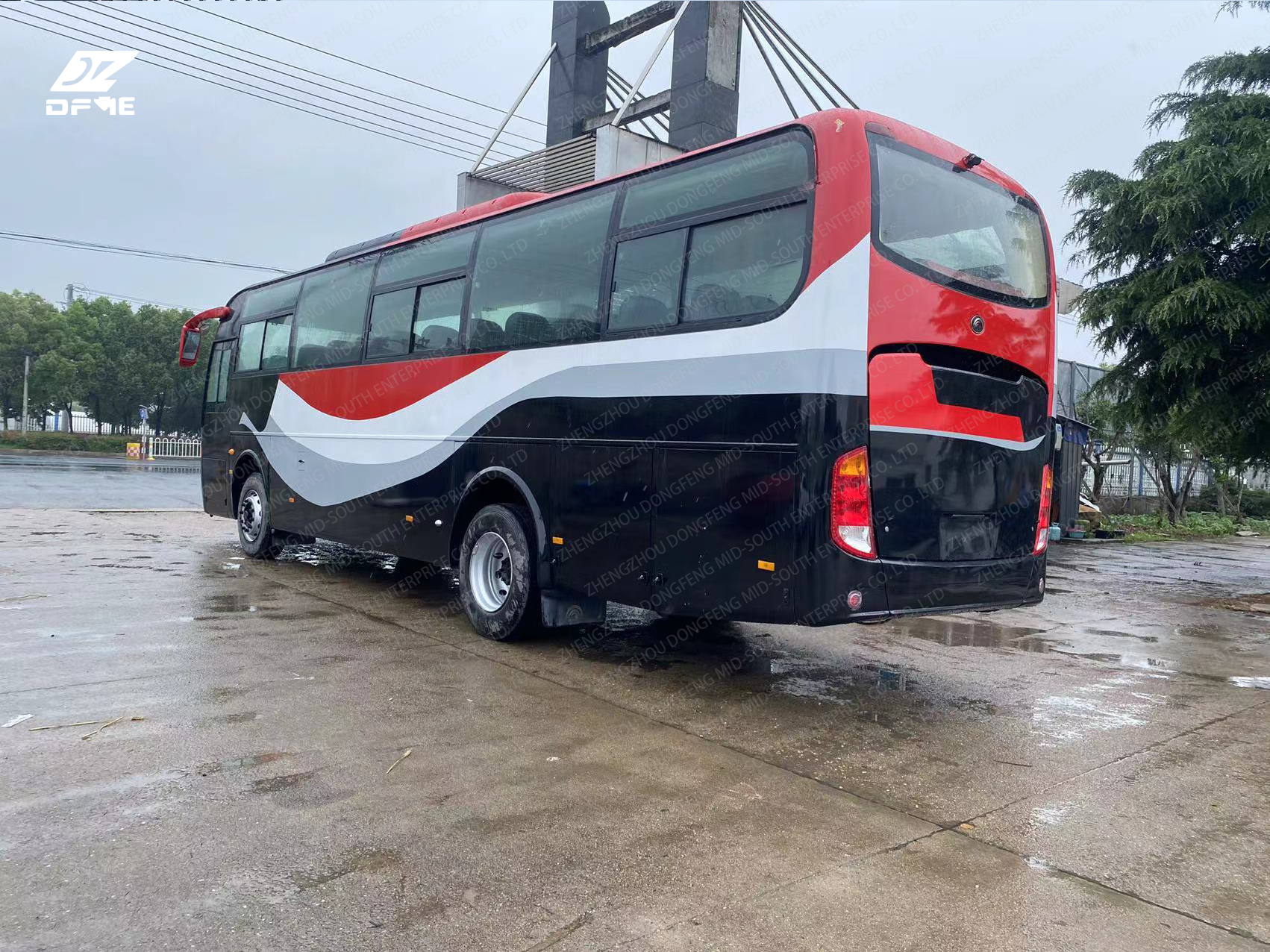 53 Seater Front Engine Luxury Coach Bus with 4-6L Engine Capacity and Diesel Fuel Type