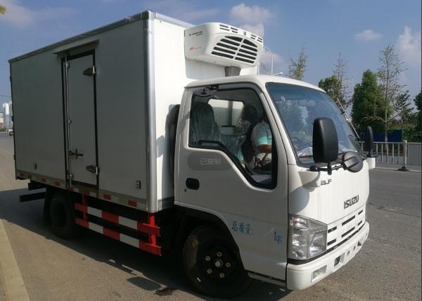 ISUZU 2 Tons Ice Box Truck , Refrigerated Cold Room Truck For Frozen Fish