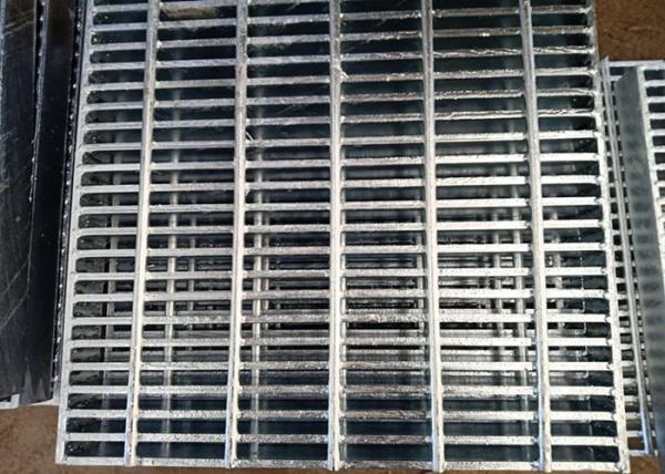 Buy cheap Flat Bar Heavy Duty Grating Hot Dip Galvanized Feature Thick Zinc Coating from wholesalers