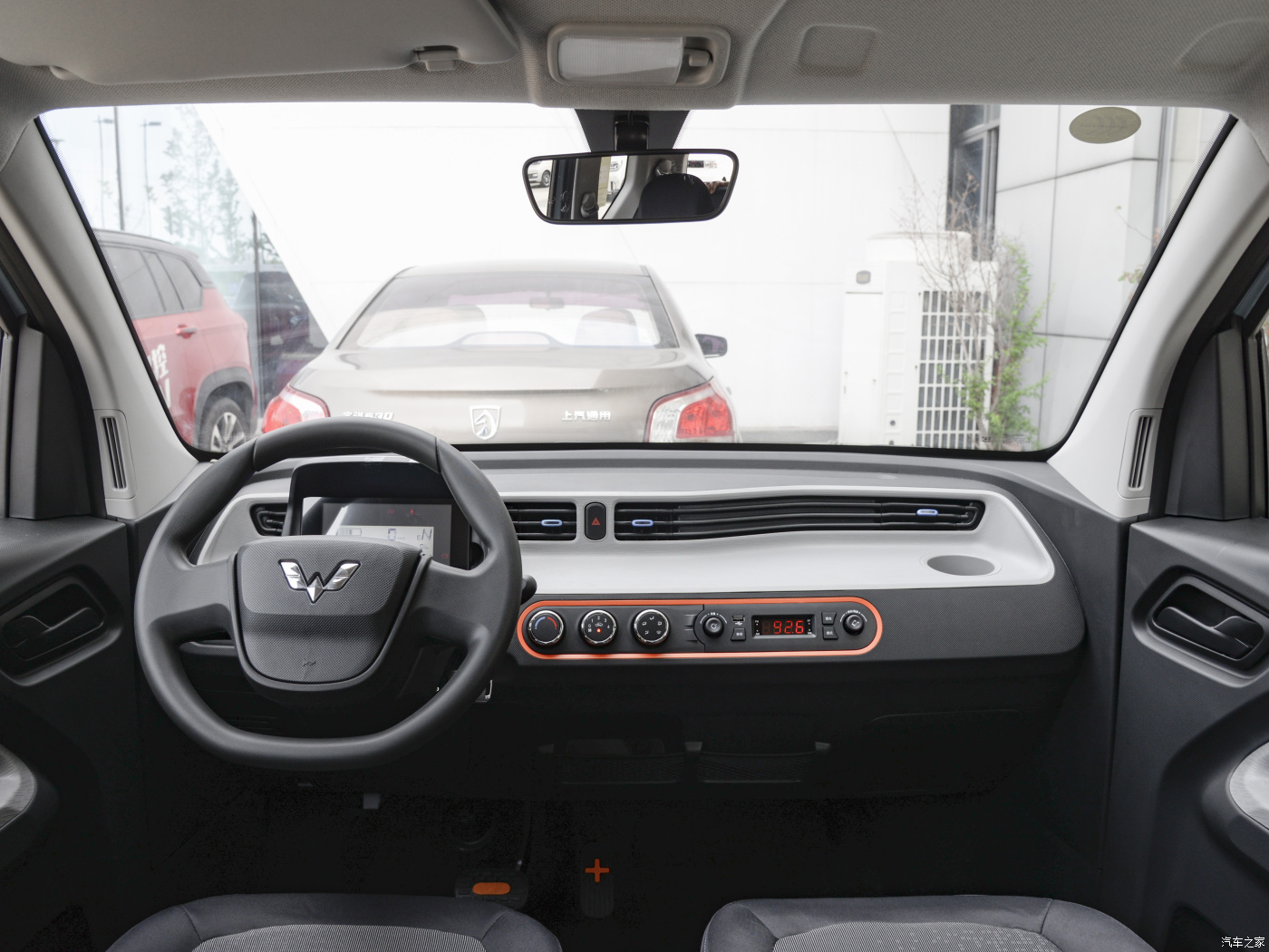 Hongguang MINIEV 4 seater electric car 2022 easy model lithium iron phosphate small new energy vehicle travel convenience