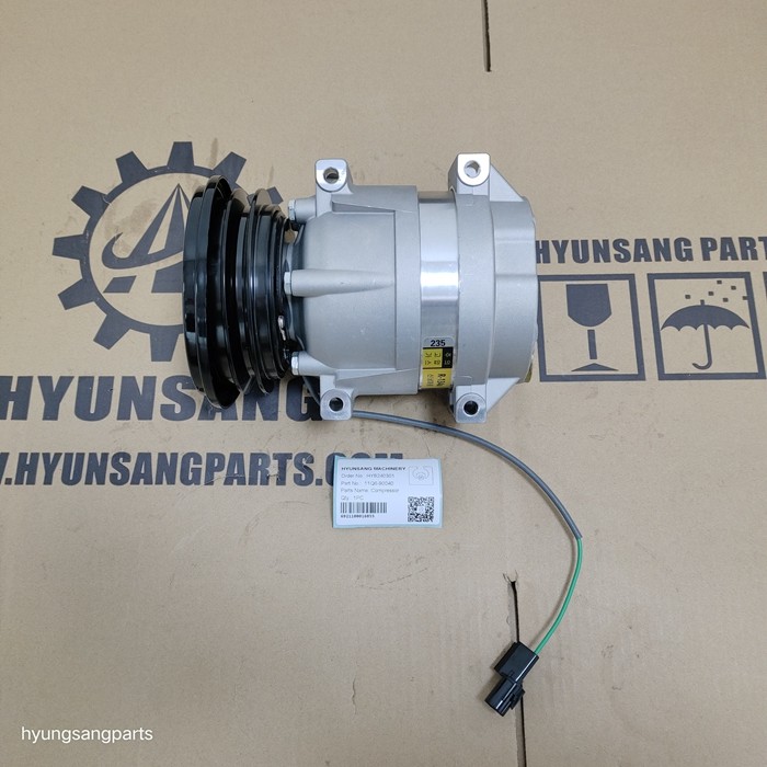 Excavator Parts Air Conditioning Compressor 11Q6-90040 For R160LC7A R180LC9S