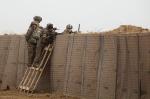 Heavy Duty Hesco Defensive Barriers Bunker , Sand Filled Barriers Long Service