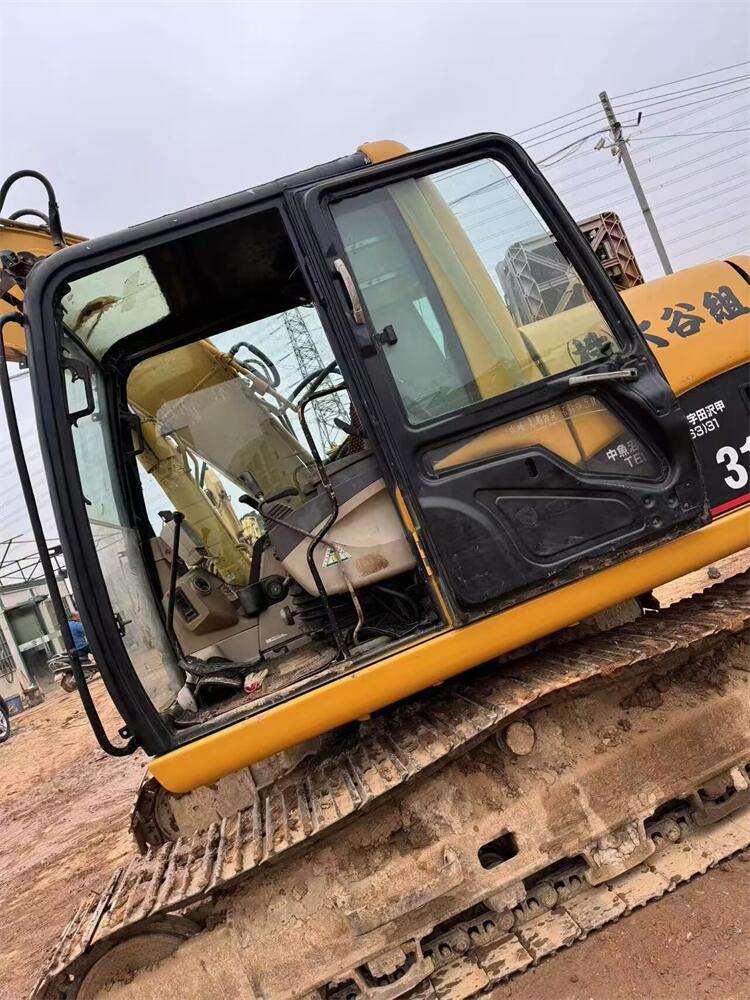 Cat 312 Excavator Crawler Chain Moving Type with Good Health and Durable Construction