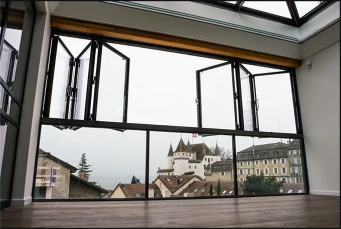 8-Way Seal Bi Folding Windows With High Strength Nylon PA66 Heat Insulation Strip