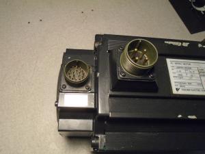 China YASKAWA USAFED-20C22S SERVO MOTOR AC MOTOR AC SERVO MOTOR STRAIGH SHAFT on sale