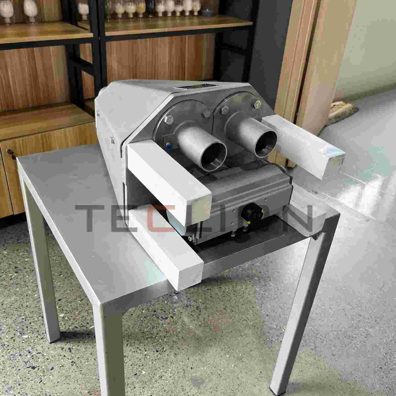 Stainless steel material one in multiple out directional valve