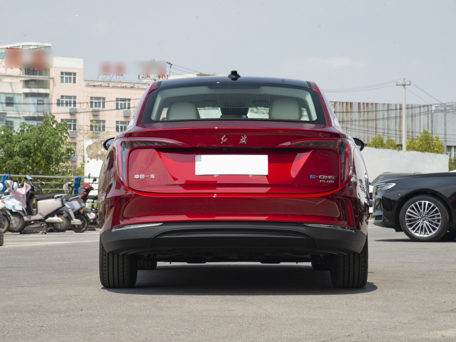 HongQi EQM5 Electric Sedan Car Long Range New Energy Vehicle 605KM 4 Door