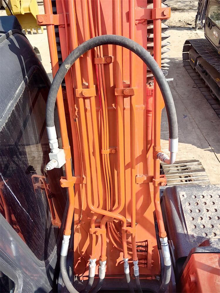 Transport Length 7.6m Hitachi ZX120-6 Used Excavator Heavy Loader Machine Japan 2020