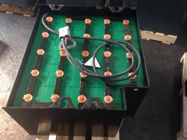 440Ah/5hrs Forklift Traction Battery , Lead Acid Forklift Battery 48V Screw