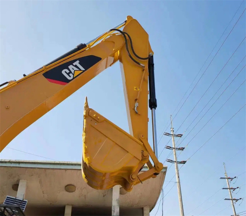 0.3M3 Bucket Used Cate Excavator 320D Operating Weight 18,000 Kg