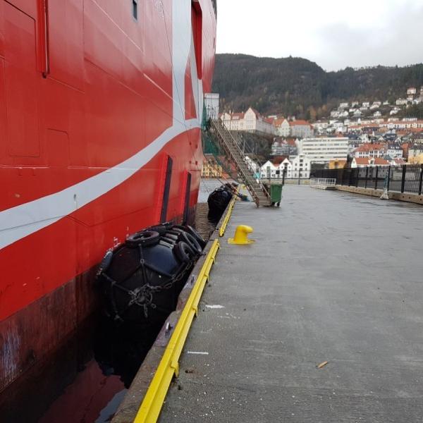 Buy cheap 2.0m*3.5m Docking Defence Rubber Yokohama Pneumatic Fender from wholesalers