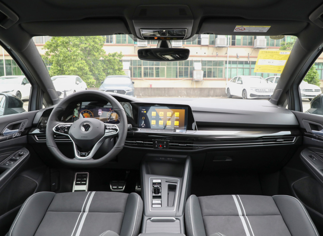 Volkswagen VW Volkswagen Golf 2023 200TSI Compact Hatchback Car 5 Door 5 Seats