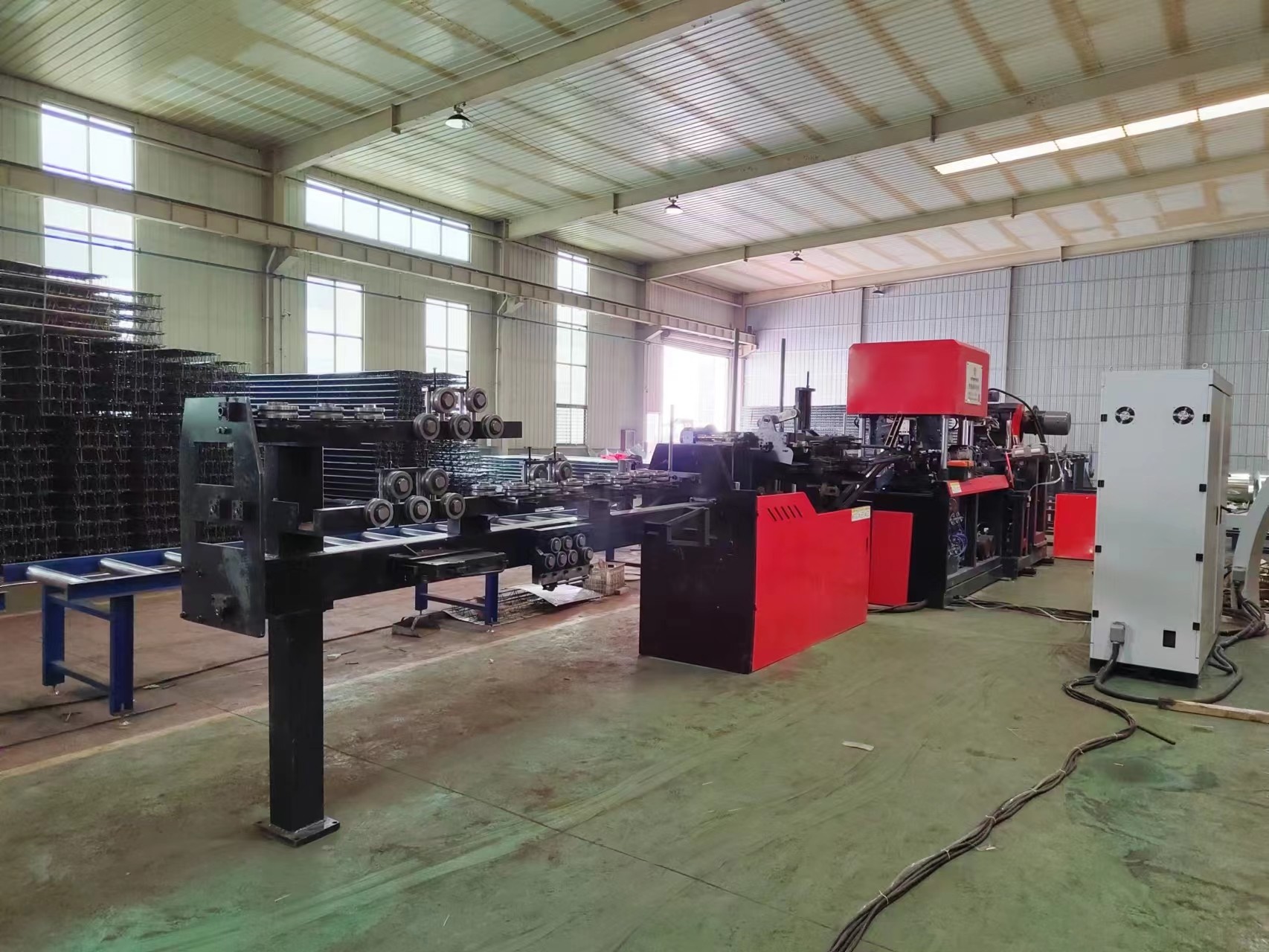 6-12mm Diameter Square Tube Welding Machine Erw Pipe Welding Machine 8-10m/min