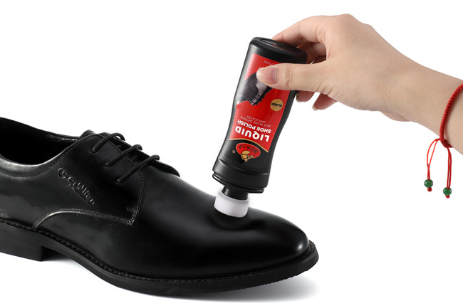 Premium Black Liquid Shoe Polish 75 Ml / 2.46 Fl. Oz. Instant Instant Leather Wax With Sponge Applicator Included