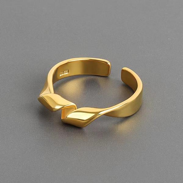 Buy cheap 18K Gold Fancy Ladies Ring For Women Lightweight Multi Scene from wholesalers
