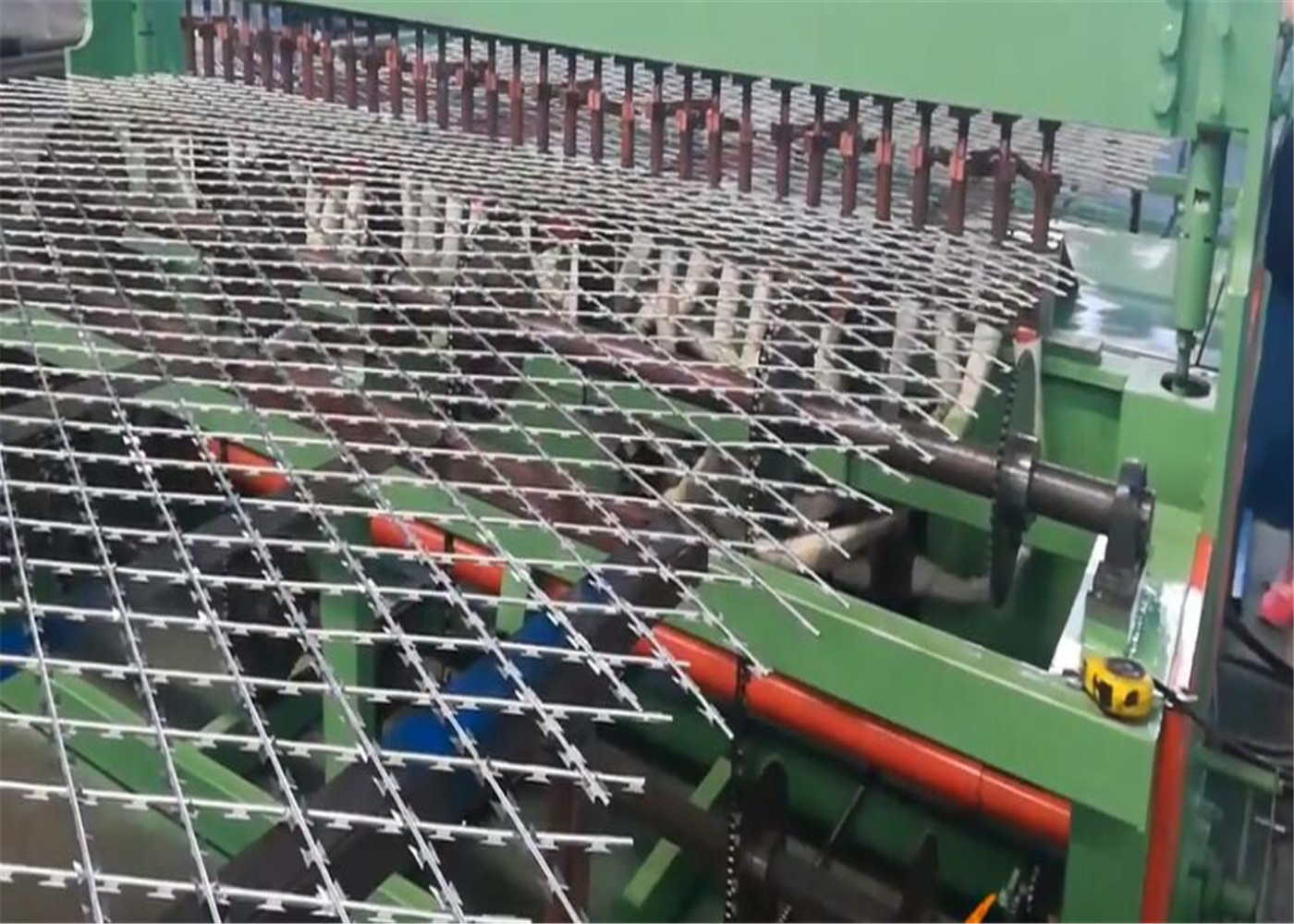 Welded Razor Wire Mesh Panel Industrial Fence