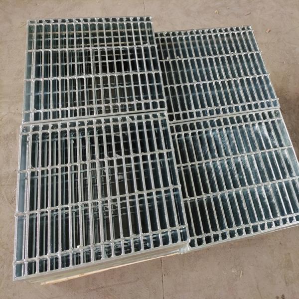 Buy cheap Custom Heavy Duty Grating Hot Dip Galvanized Serrated Stainless Steel from wholesalers