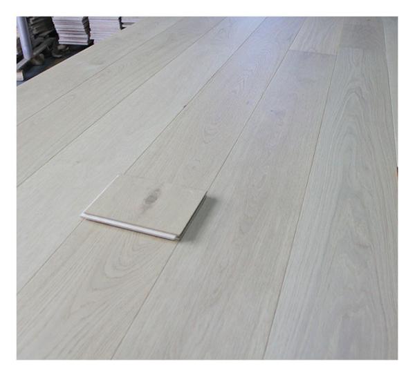 Buy cheap Popular Color European Oak Engineered Wood Flooring 14mm Thickness Brushed Invisible lac To Italy, Select Grade from wholesalers