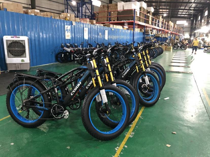 Lightweight Electric Road Bike Fast 700c Tire 40kmh Aluminum 15kg CYSUM Xc8000