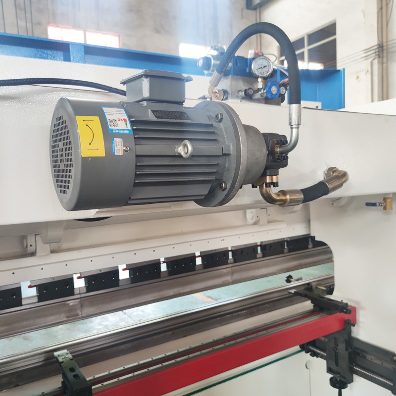 Automatic Hydraulic Press Brake Machine E21 40T 2500MM For Stainless Steel