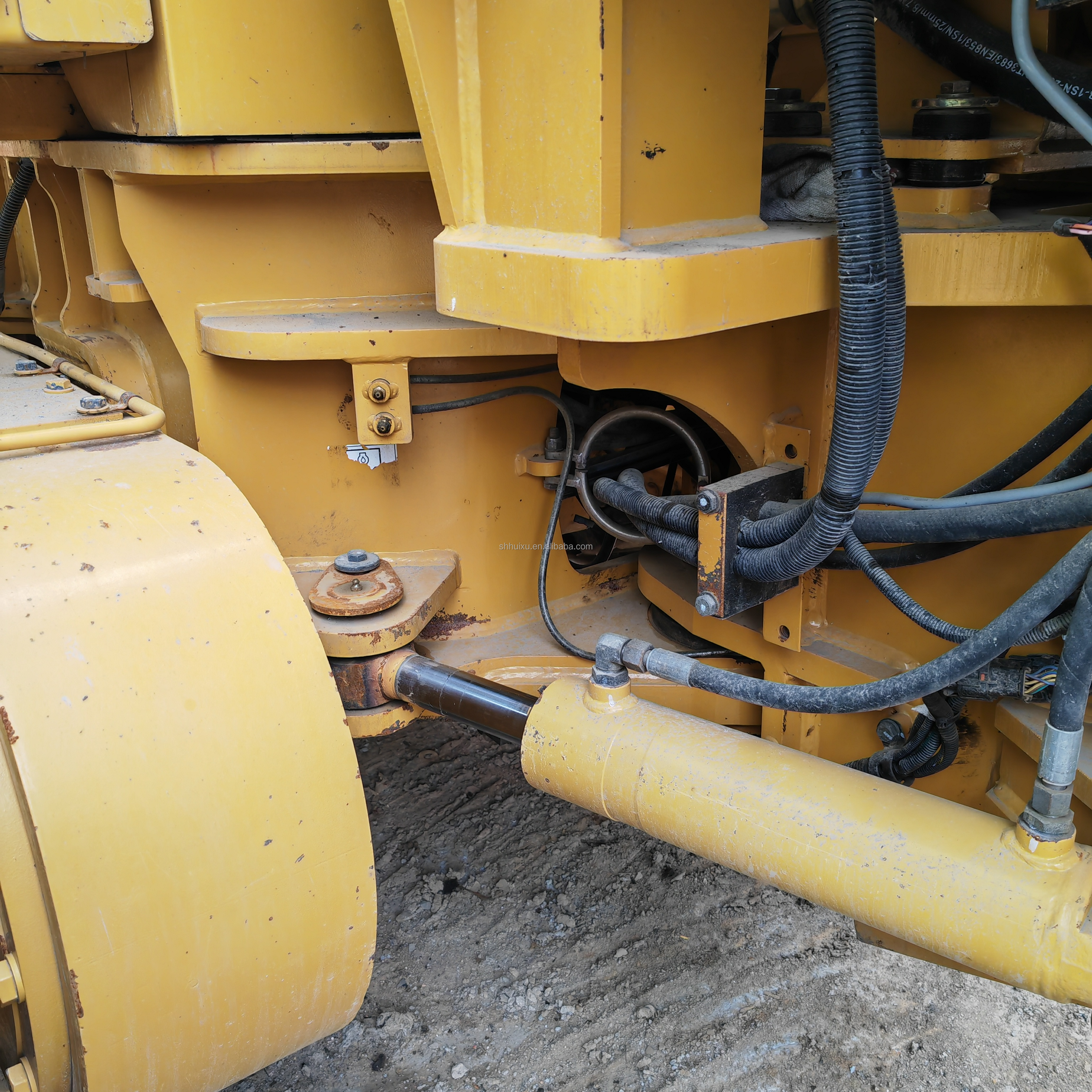 Used excavator land leveller Caterpillar CAT140K roader machine secondhand japan tractor engine in good condition