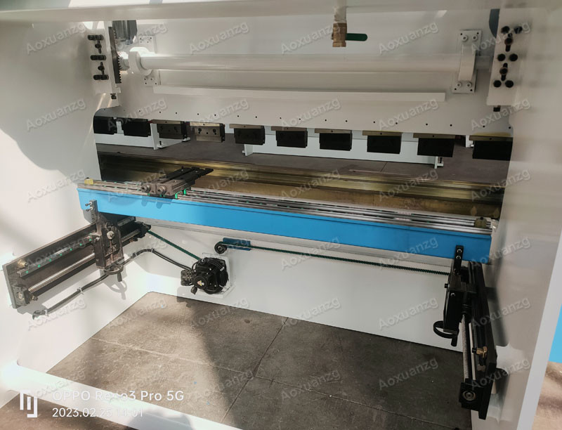 63T 2500MM CNC Controller TP10S Hydraulic Press Brakes Bending Machine Price