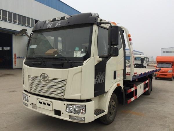 Buy cheap FAW 4 Ton Emergency Wrecker Tow Truck 6.2 Meters Plate Towing Recovery from wholesalers