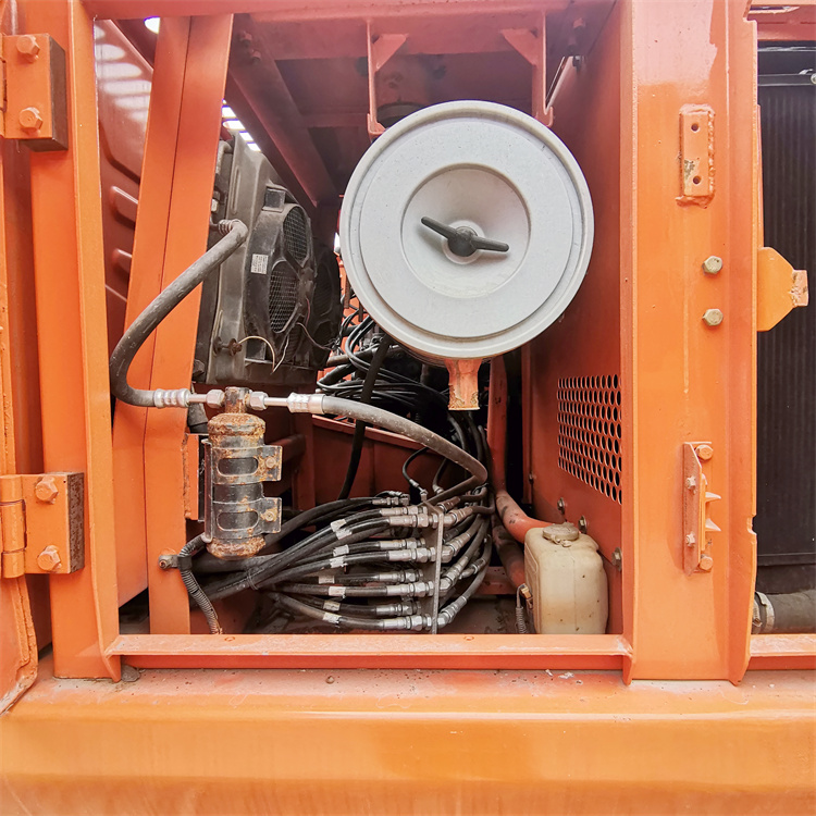 Original Hydraulic Cylinder 22 Ton Doosan Excavator DH220-7 in Good Condition in 2017