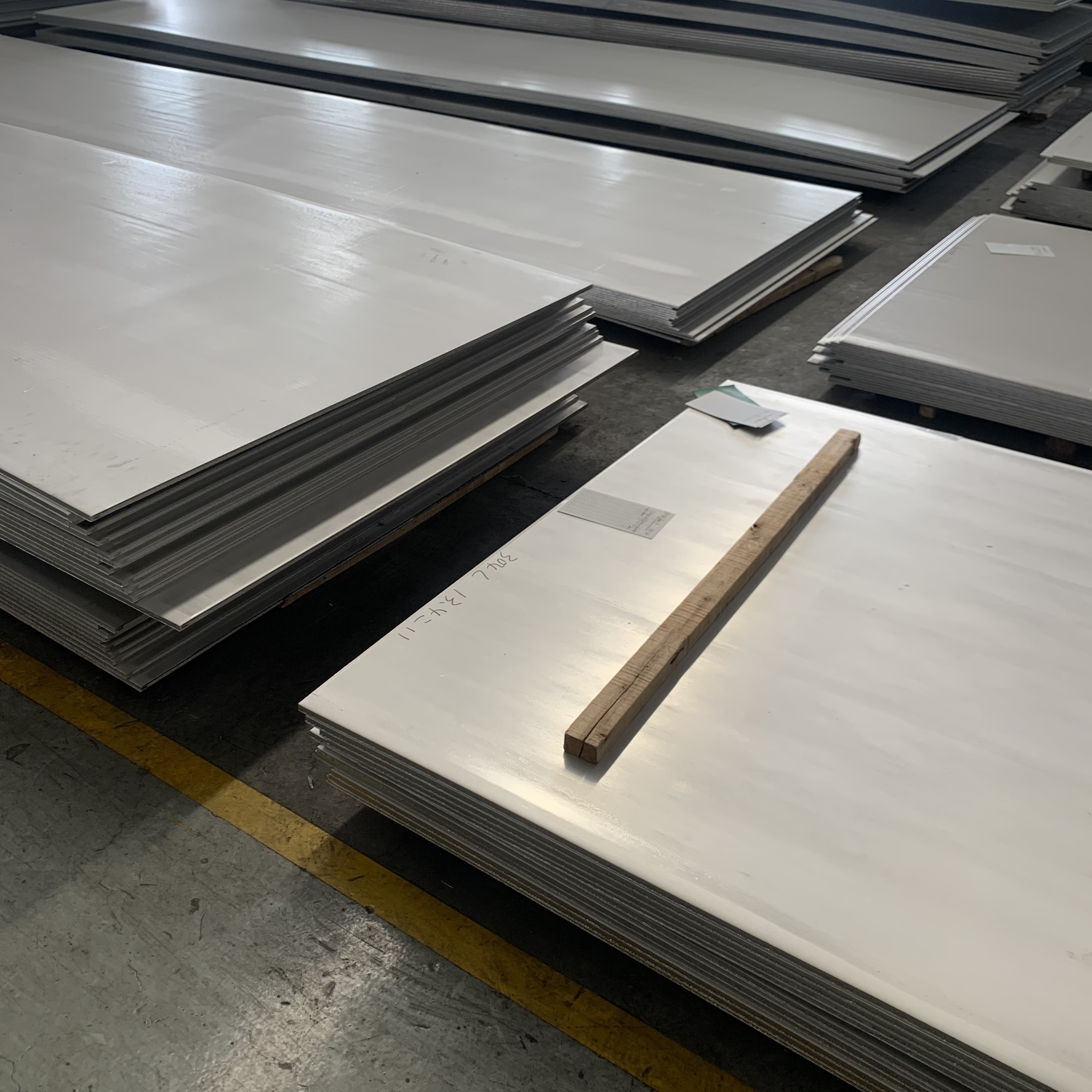 0.3mm-3mm Stainless Steel Rolled Plate Corrosion Resistance For Industrial