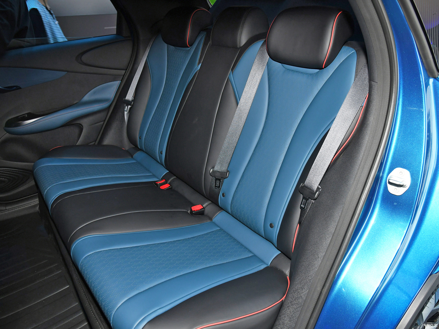 New car B YD dolphin EV Wheel High Speed 5 Seats Cheap Price left hand car automotive electric car