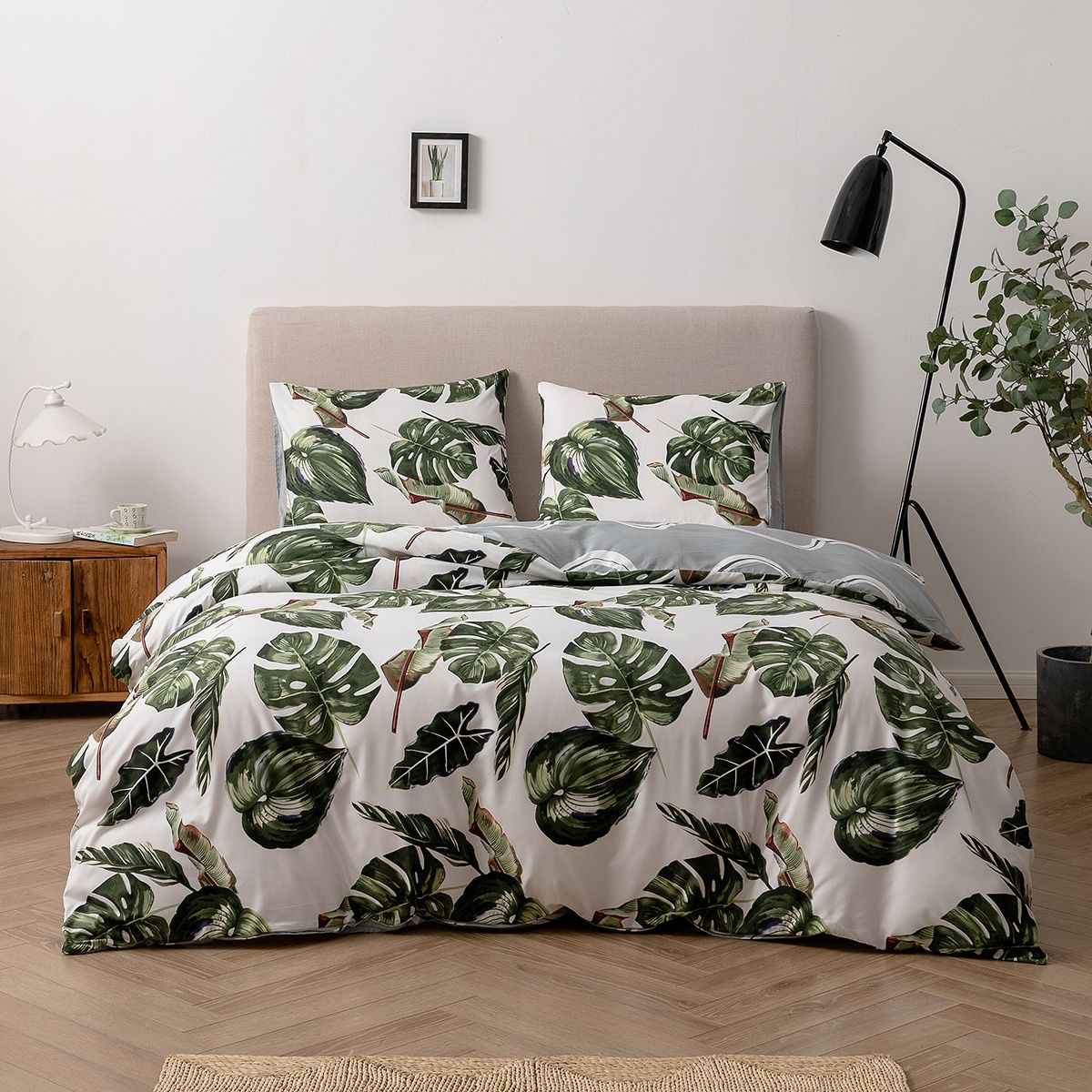Custom Silk Bedding Set with 3 pcs King Size Bed Covers and 133 * 72 Fabric Density