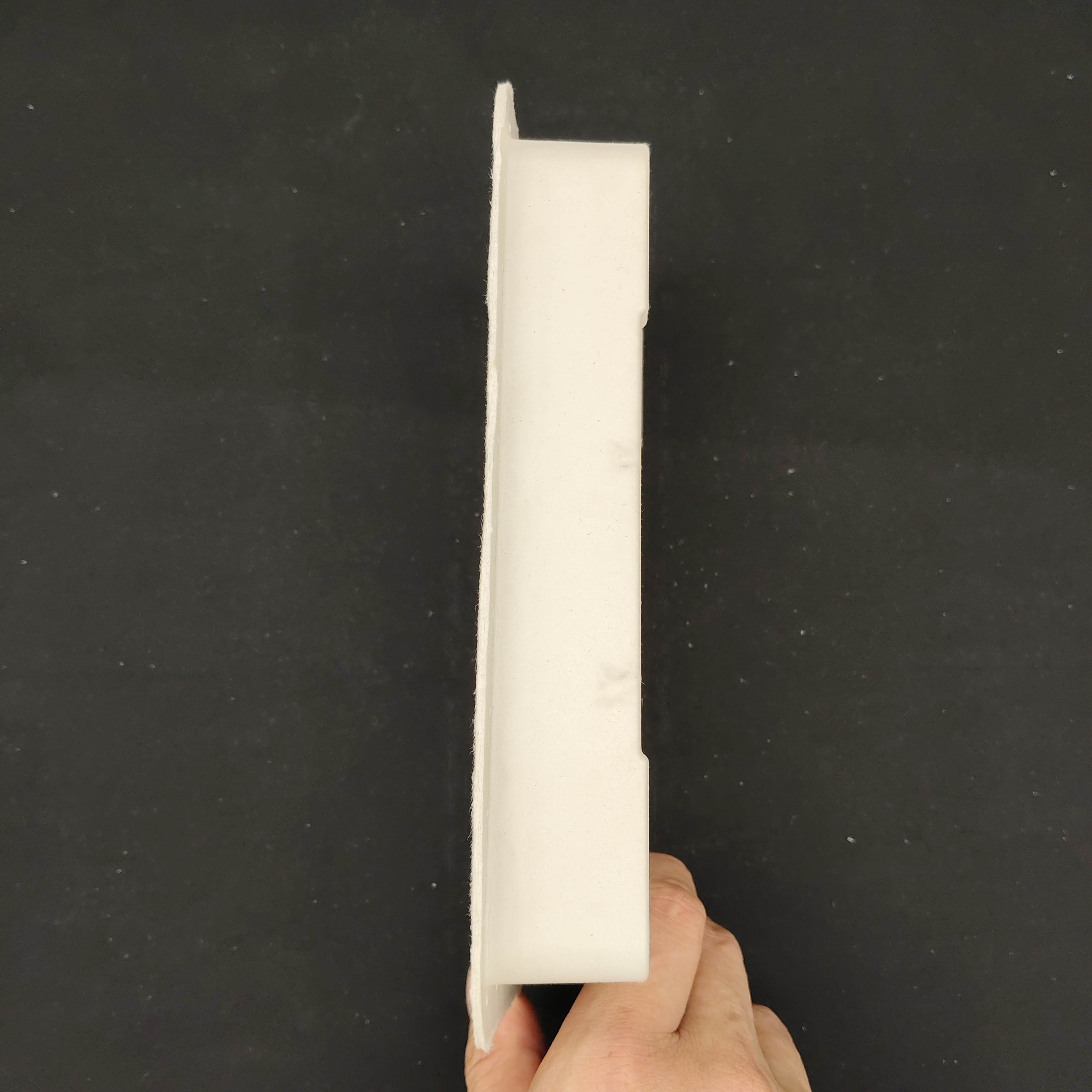 Directly supplied by the manufacturer. Environmentally friendly white plant fiber pulp molded embedded packaging base for manual razors, with