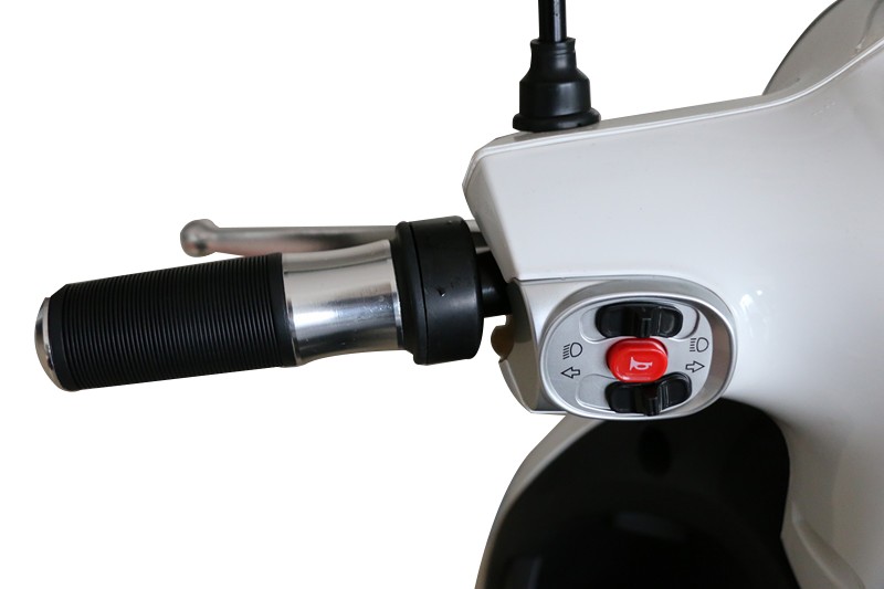 2019 Thunder White Moped Scooter Electric With Pedal Charging Time 6-8h Display LED/LCD