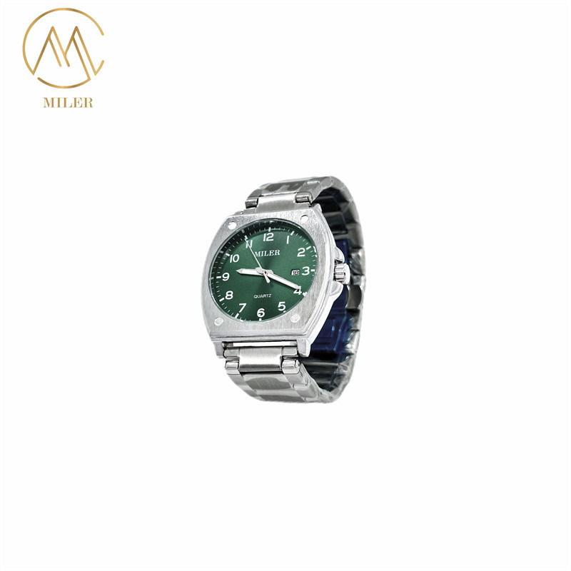 New Model 7 Colors Case Dial Quartz Watch with Stainless Steel Strap