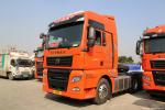 Left Driving Sinotruck Sitrak C7H Diesel Tractor Head Truck 89KM/H