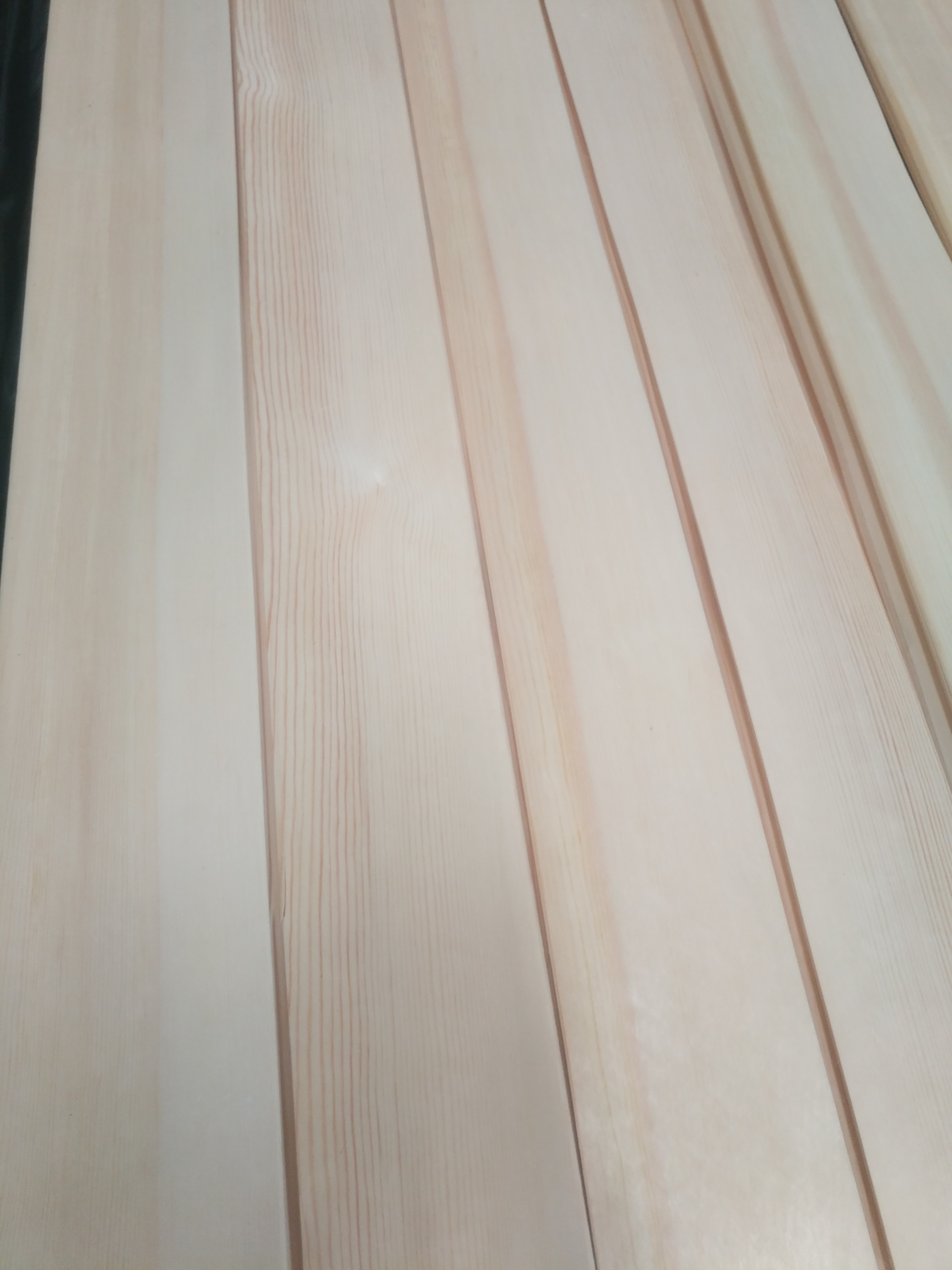 Pine Veneer Quarter Cut Pine Natural Veneers Pine Sliced Veneer for Furniture Door Panel Cabinet and Plywood Industries