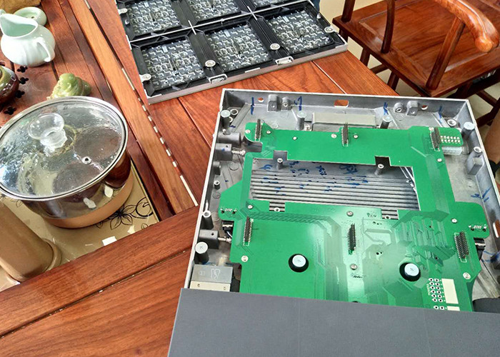 1R1G1B Full Color 1/30S Small Pitch LED Display P0.9375mm Constant Current Drive