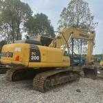 PC200 Used Komatsu Excavator With A Capacity Of 1.2 Cubic Meters