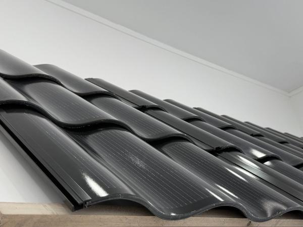 Sunerise Red Solar Roof Tiles BIPV Waterproof Fireproof Curved Solar Roof Arched