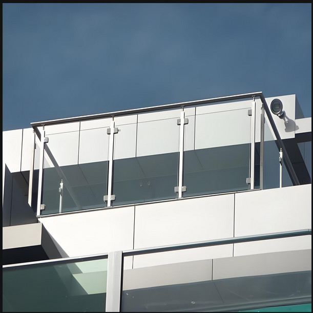 Coastal Toughened Glass Balcony Railing Windproof Secure Custom Sizes Modern Style