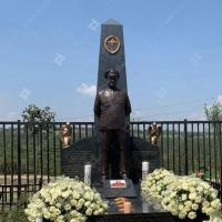 Buy cheap Life size Antique Bronze Sculpture Outdoor Silicon Bronze Memorial Statues product