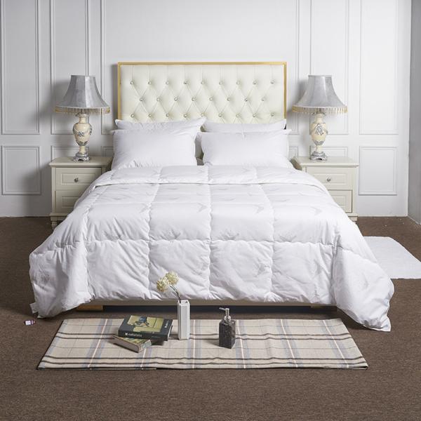 Buy cheap Warm Hotel Style Quilt Student Hotel Down Quilt Accept Customized Logo from wholesalers