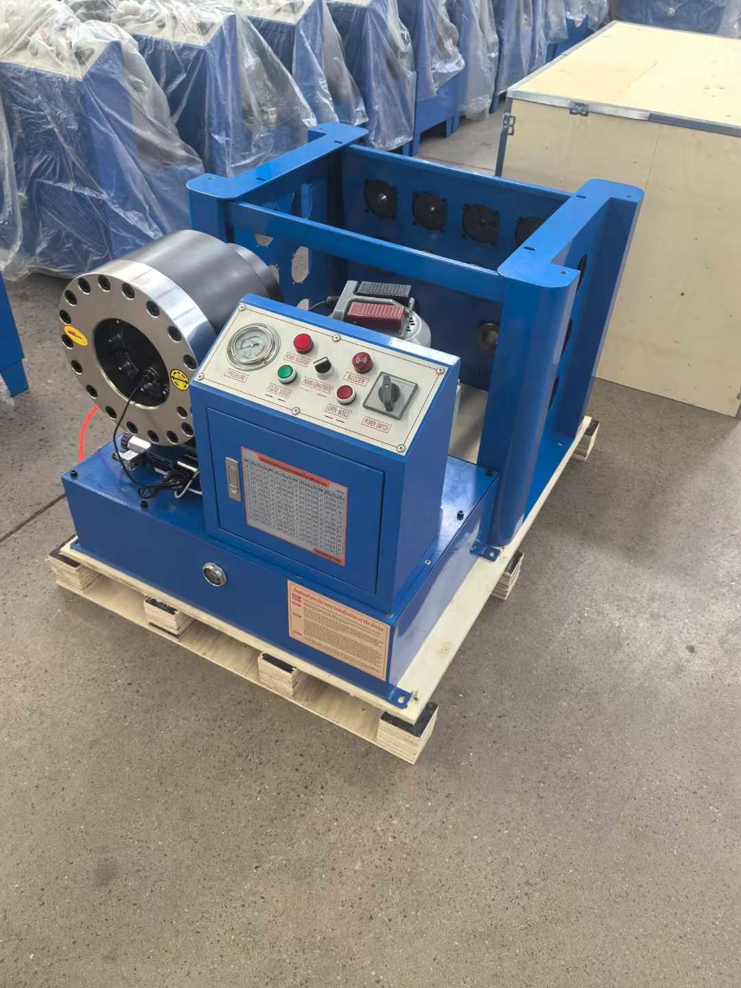 Versatile Blue Color 1.5 And 2 Inch Portable Hydraulic Hose Crimper For Various Applications With 275kg Load Capacity
