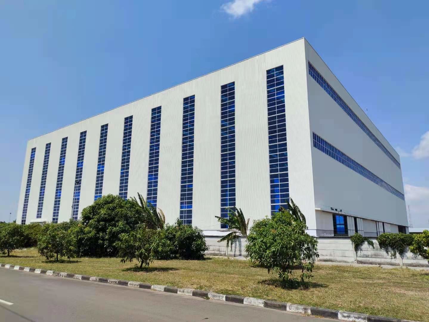 Modular Design Q235B Q355B Steel Structure Hangar Carbon Steel Column Beam