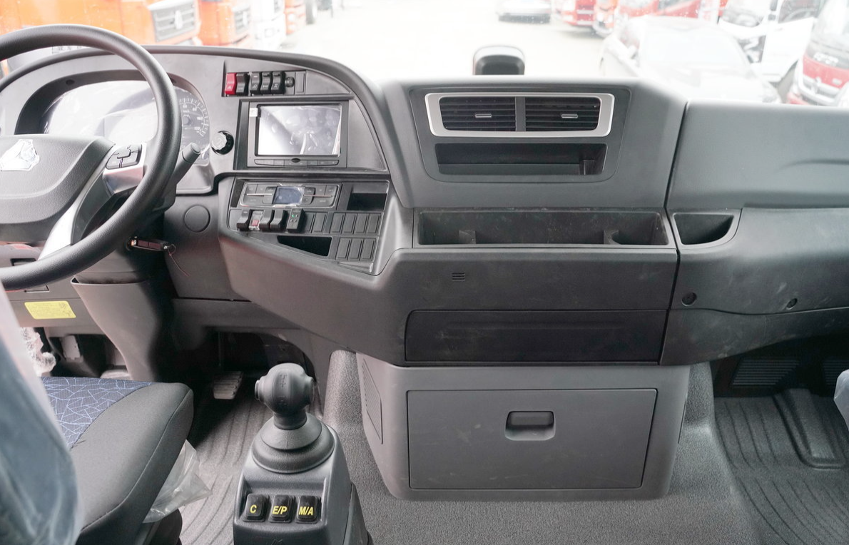 Affordable Used HOWO 6X4 375HP Tractor Truck Head with Comfortable Cabin in Africa