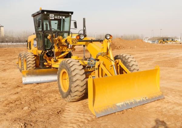 Buy cheap 4279*610mm Blade Motor Grader Machine 922F 6F/3R Gears With 5-Shank Ripper from wholesalers