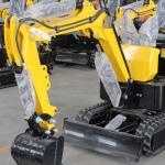 Yellow 0.8 Ton Mini Excavator 800kg Small Compact Digging Equipment