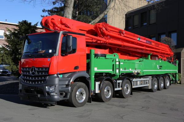 Secondhand Concrete Pump Truck 65m Heavy Equipment Mercedes Benz Cylinder Type