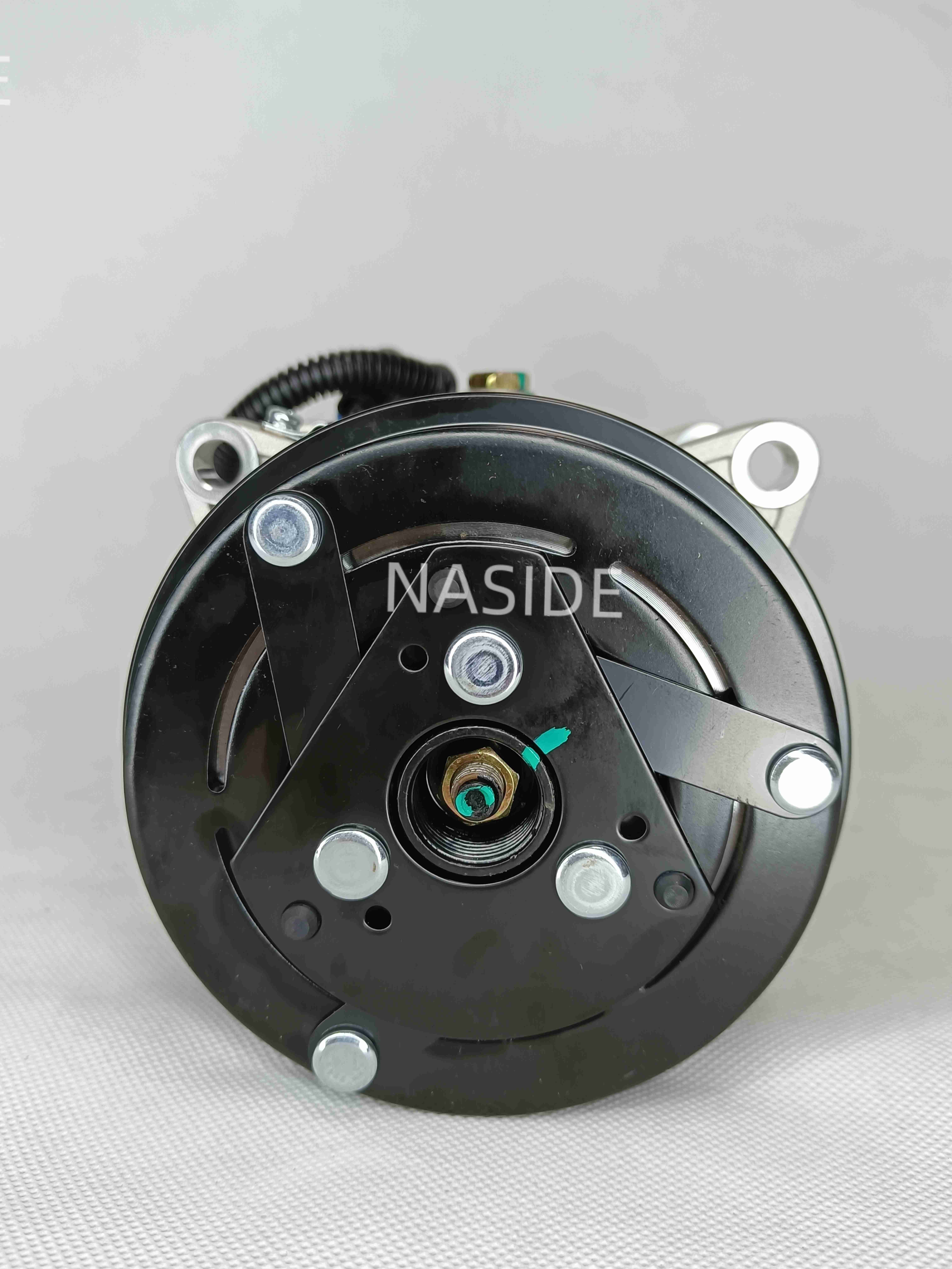 Auto AC conditioning compressor for Truck Lveco V5 DZ95189154010 DS54018